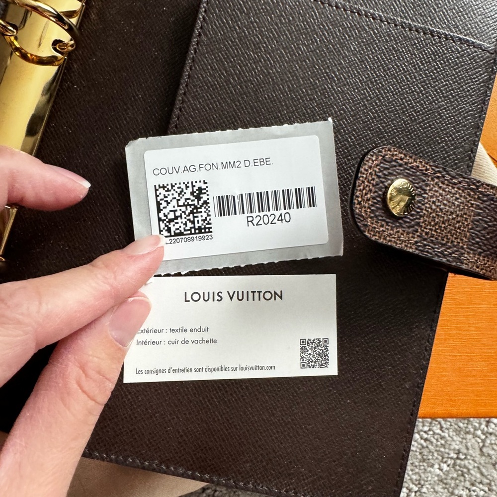 Louis Vuitton Medium Ring Agenda Cover - Picture 6 of 10